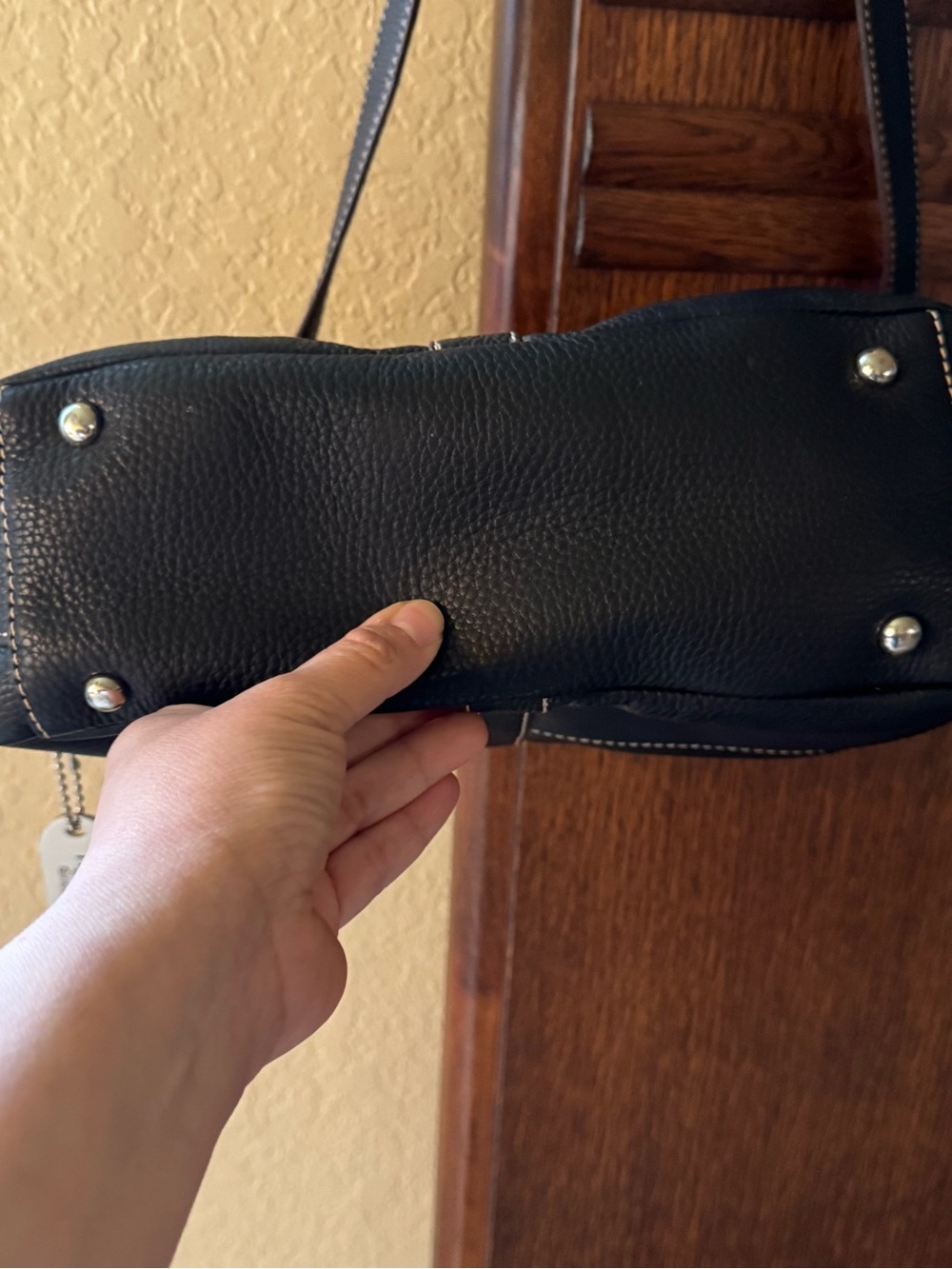Tignanello Black Purse Pebbled Leather Multi Zip Crossbody Bag Organizer EUC - Picture 5 of 11